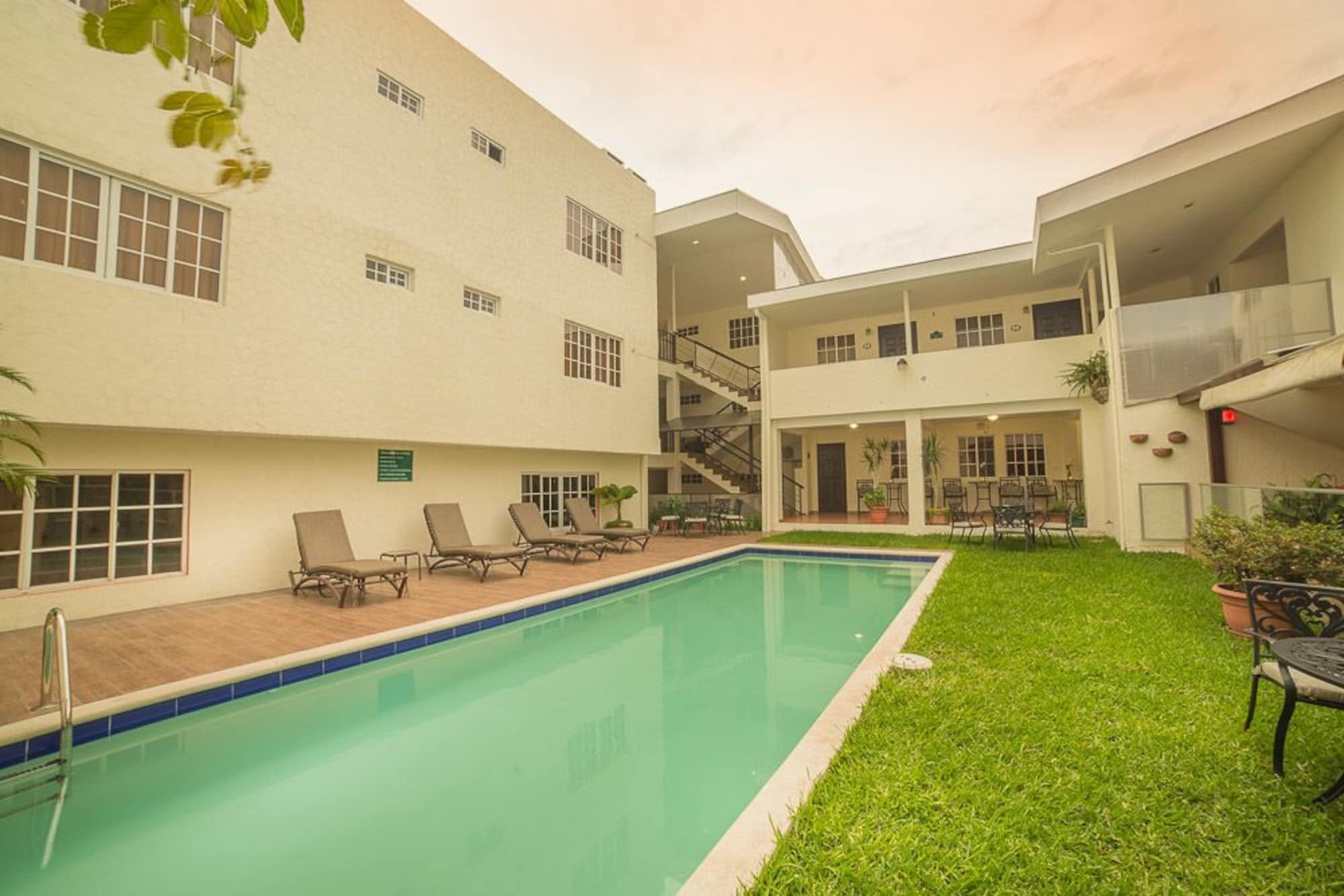 Hotel Marela Сан-Сальвадор Экстерьер фото